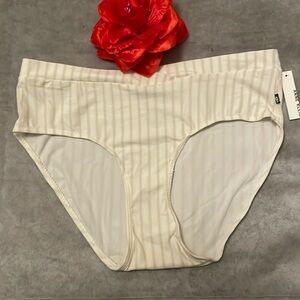 Anne Klein  Hipsters Panty - Size M